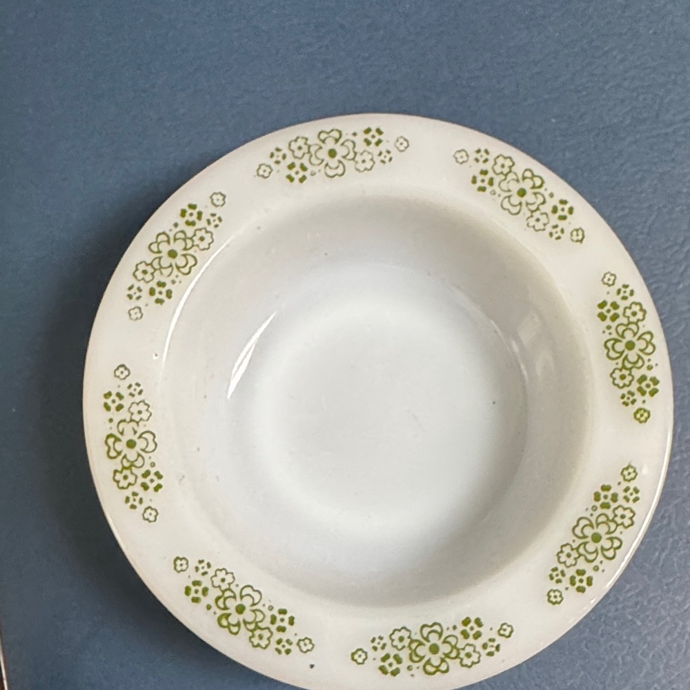 Anchor Hocking White and Green Decorative Bowl 6” Placesetters Collection